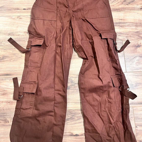 Brand new wide leg cargo pants - Picture 7 of 9